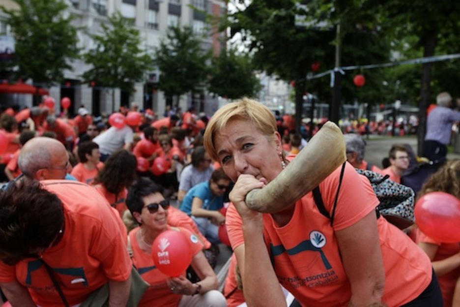 Adarra jotzen. (Aritz LOIOLA/ARGAZKI PRESS)