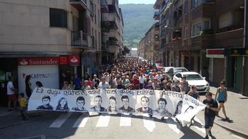 2.500 pertsona inguru batu dira Altsasuko manifestaziora. (NAIZ.EUS)