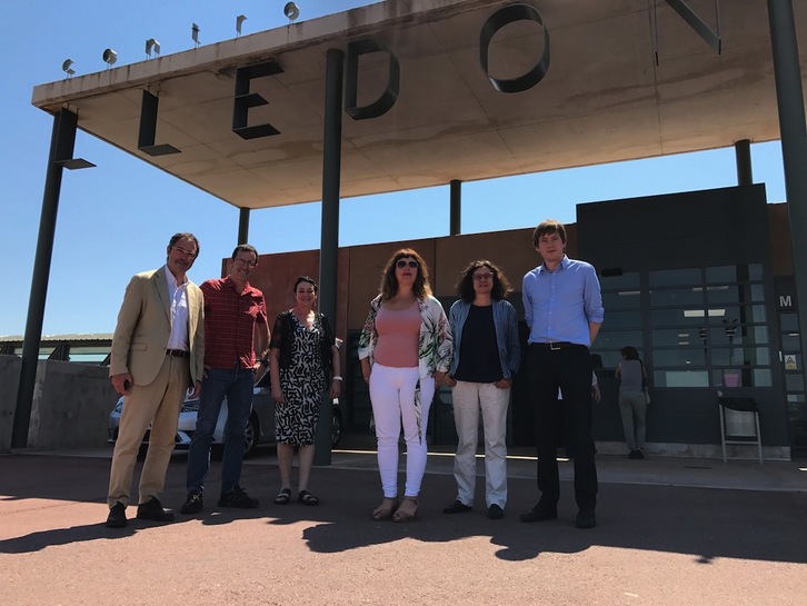 EH Bilduren ordezkaritza, Kataluniako agintariekin, Lledoners espetxeko atarian. (EH BILDU)