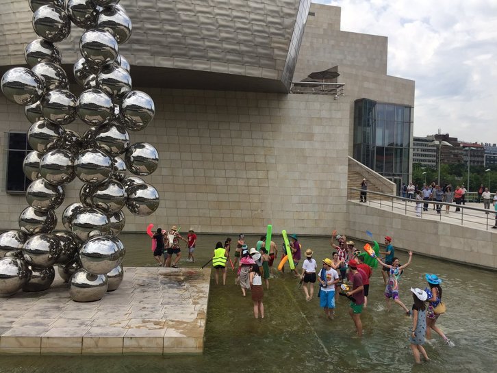 Ernaiko gazteek Guggenheim museoan egindako ekimena. (@ernaigazte)