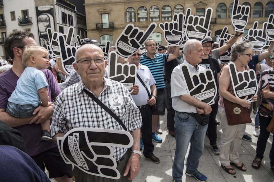 Las manos de #Salatzendut han estado presentes. (Jagoba MANTEROLA/ARGAZKI PRESS) Las manos de #Salatzendut han estado presentes. (Jagoba MANTEROLA/ARGAZKI PRESS)