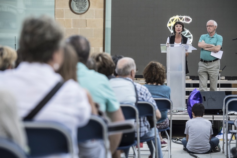 Begoña Atxa y Joseba Azkarraga han protagonizado el acto final. (Jagoba MANTEROLA/ARGAZKI PRESS) Begoña Atxa y Joseba Azkarraga han protagonizado el acto final. (Jagoba MANTEROLA/ARGAZKI PRESS)