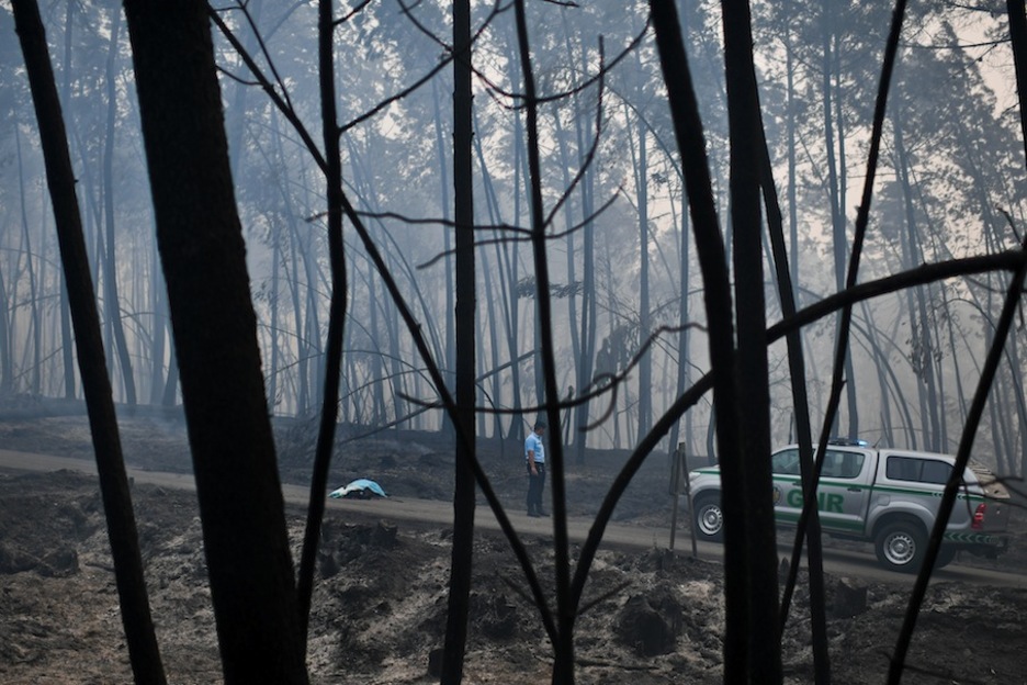 El incendio ha causado al menos 62 víctimas mortales. (Patricia DE MELO/AFP)