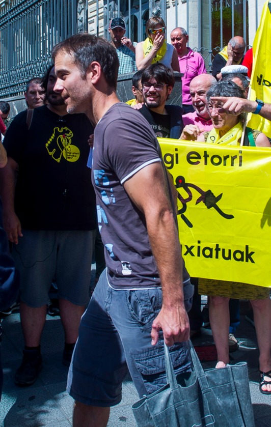 El bombero objetor Ignacio Robles. (Luis JAUREGIALTZO / ARGAZKI PRESS)