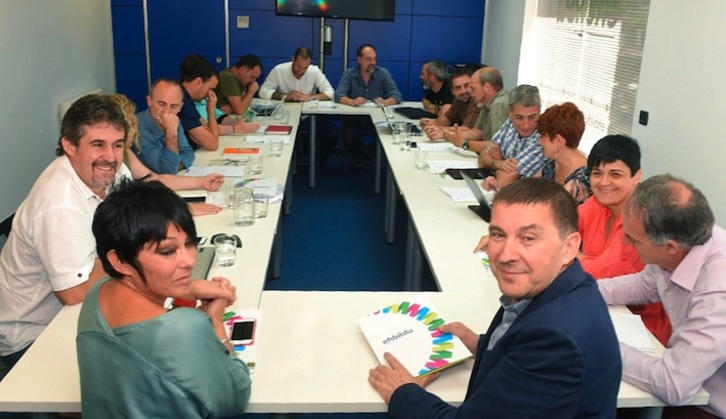 Primera reunión de la Mesa Política de EH Bildu, en Bilbo. (ARGAZKI PRESS)