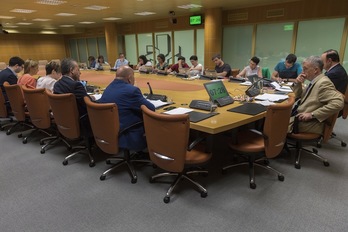 Segurtasun Batzordean eztabaidatu dute Ertzaintzaren promozioaren proposamena.(Juanan RUIZ/ARGAZKI PRESS)