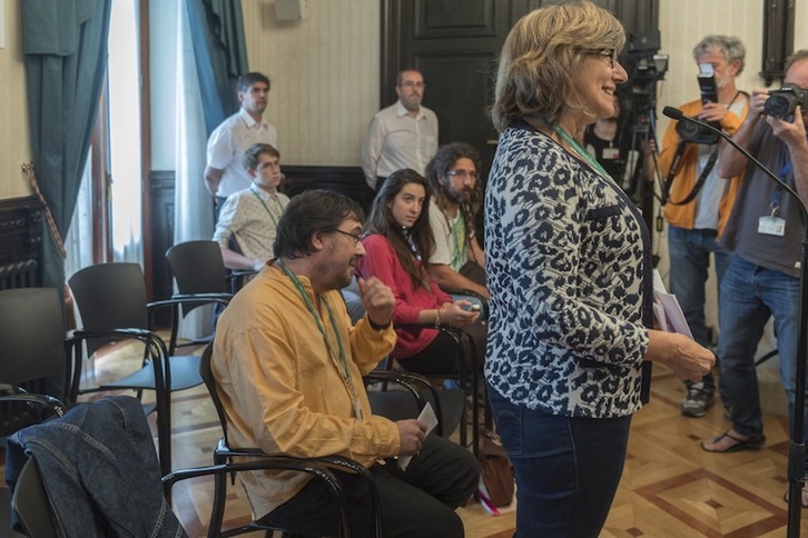 El escritor Iban Zaldua y la exconsejera Blanca Urgell han defendido la negociación con los integrantes de Errekaleor. (Juanan RUIZ/ARGAZKI PRESS)