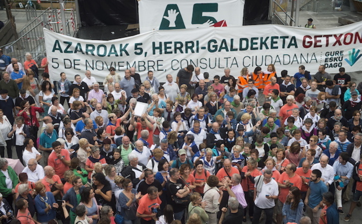 Presentación de la consulta de Gure Eusku Dago en Getxo (Luis JAUREGIALTZO / ARGAZKI PRESS)