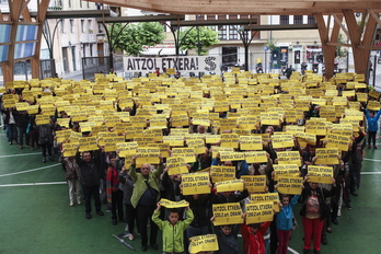 Mosaico en Errenteria por la libertad de Aitzol Gogorza. (Gorka RUBIO | ARGAZKI PRESS)