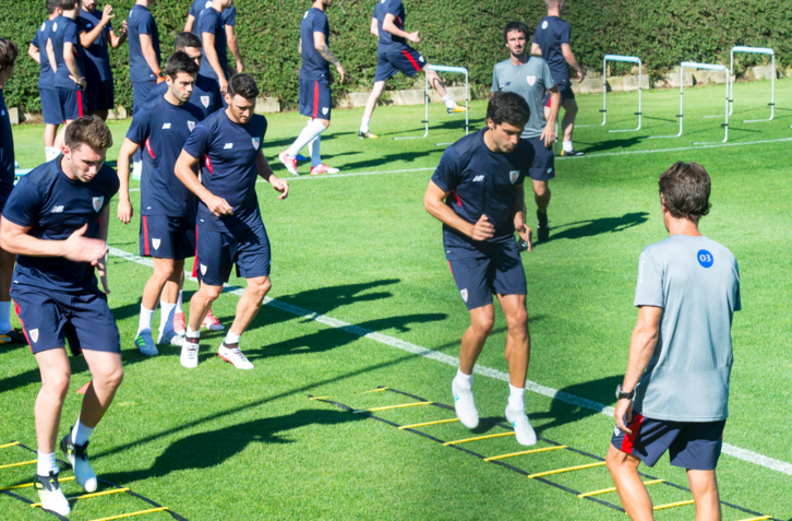 Primer entrenamiento del Athletic en Lezama. (Monika DEL VALLE / ARGAZKI PRESS)