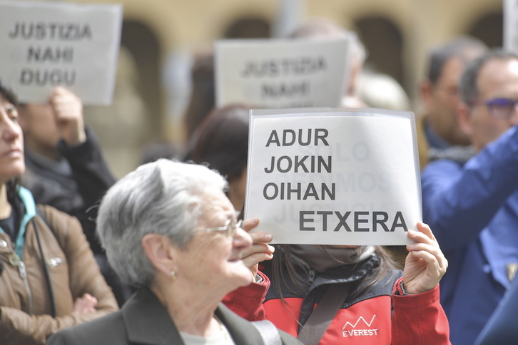 Comparecencia en mayo para denunciar el encarcelamiento de los tres jóvenes de Altsasu. (Idoia ZABALETA/ARGAZKI PRESS)