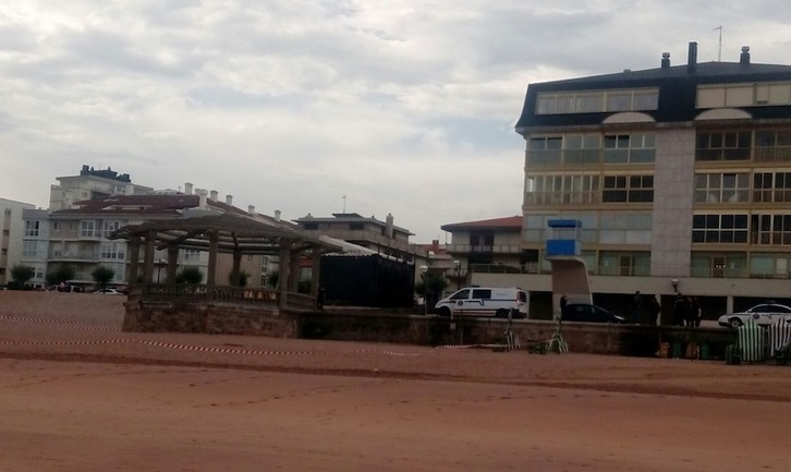 Hondartzan izan da erasoa, salaketaren arabera. 