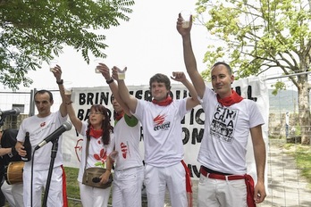 Aurten aske geratu diren bost preso nafarrek egin dute brindisa. (Idoia ZABALETA/ARGAZKI PRESS)