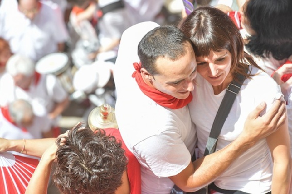 Juan Martínez de Irujo, invitado de prestigio en la balconada consistorial. (Idoia ZABALETA/ARGAZKI PRESS) Juan Martínez de Irujo, invitado de prestigio en la balconada consistorial. (Idoia ZABALETA/ARGAZKI PRESS)