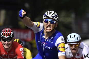 Kittel celebra su segunda victoria al esprint en este Tour. (Jeff PACHOUD/AFP)