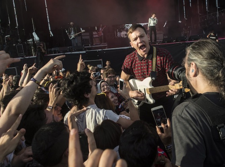 Cage The Elephant, a ras de suelo. (Marisol RAMIREZ/ARGAZKI PRESS)