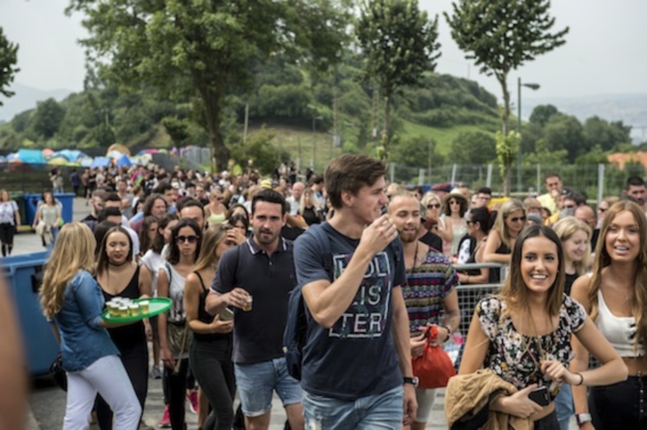 Colas para acceder al recinto del festival. (Marisol RAMIREZ/ARGAZKI PRESS)
