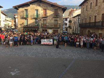 Imagen de la concentración que ha tenido lugar en Altsasu. (NAIZ.EUS)
