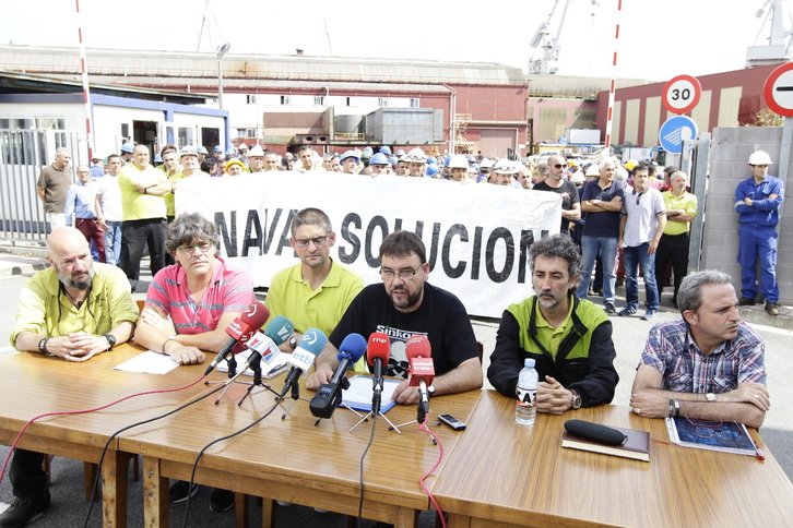 Trabajadores de La Naval en una comparecencia previa. (Aritz LOIOLA / ARGAZKI PRESS)