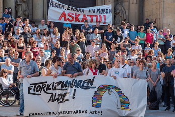 Concentración que ha tenido lugar este martes en Errenteria. (Andoni CANELLADA / ARGAZKI PRESS)