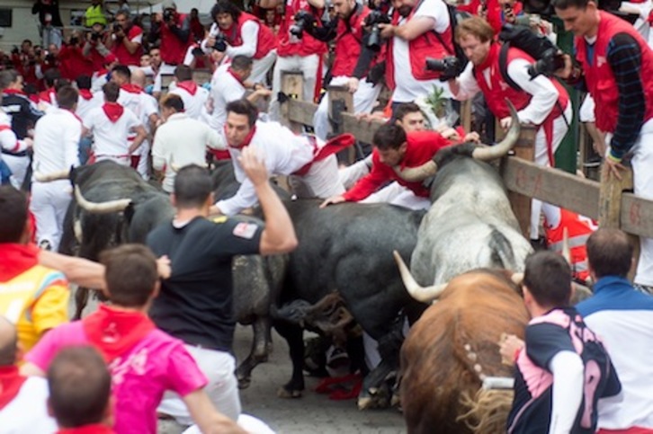 En la curva de Telefónica se han registrado varios contusionados. (Iñigo URIZ/ARGAZKI PRESS)