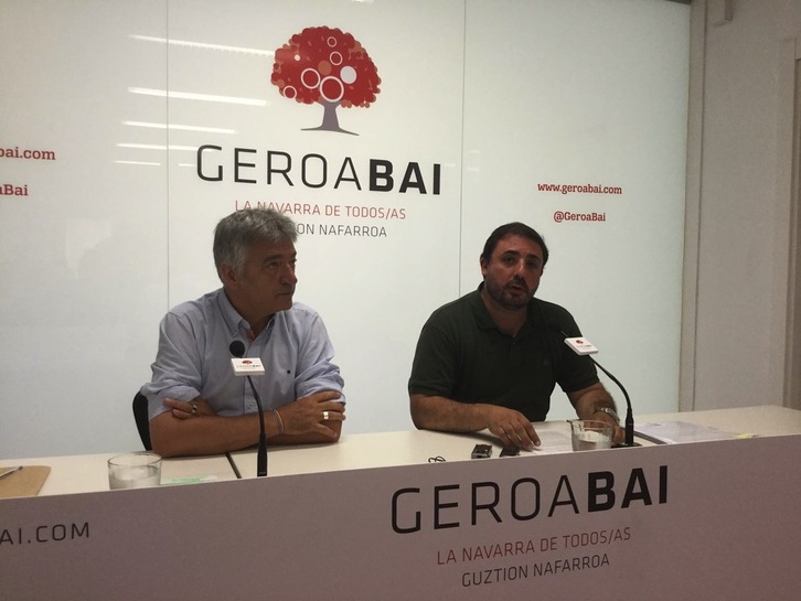 Koldo Martínez y Unai Hualde, en la comparecencia de hoy en Iruñea. (@geroabai)