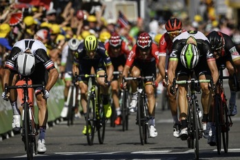 Matthews se ha impuesto al esprint. (Philippe LOPEZ/AFP)