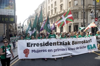 Manifestación de las trabajadoras de las residencias de Bizkaia. (Monika DEL VALLE/ARGAZKI PRESS)