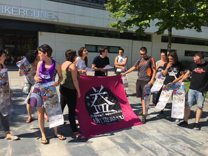 Gasteizko Txosna Batzordearen agerraldia. (GASTEIZKO TXOSNAK)