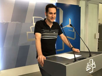 Iker Casanova ha comparecido en la Cámara de Gasteiz. (@ehbildu_legebil)
