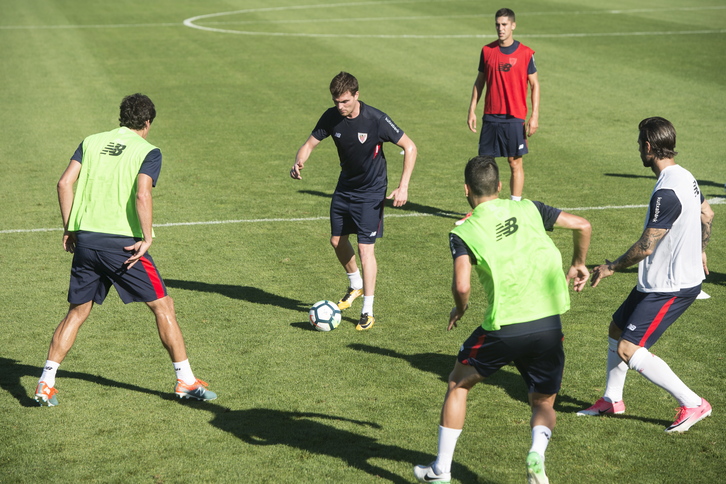Eraso en un entrenamiento en Lezama al comienzo de la pretemporada. (Monika DEL VALLE / ARGAZKI PRESS)