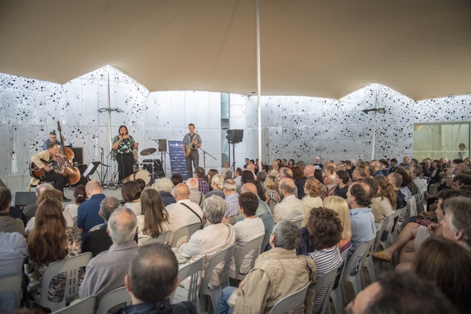 Deborah Carter abeslariaren emanaldia. (Gorka RUBIO/ARGAZKI PRESS)