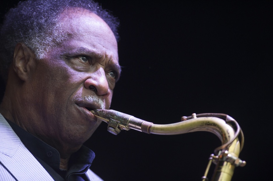 Houston Person, gaur eskeini duen kontzertuan. (Juan Carlos RUIZ/ARGAZKI PRESS)