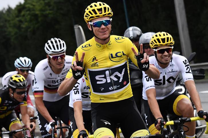 Chris Froome, ondoan Mikel Landa duela. (Jeff PACHOUD/AFP)