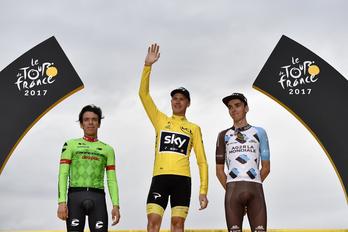Chris Froome, ondoan Mikel Landa duela. (Jeff PACHOUD/AFP)