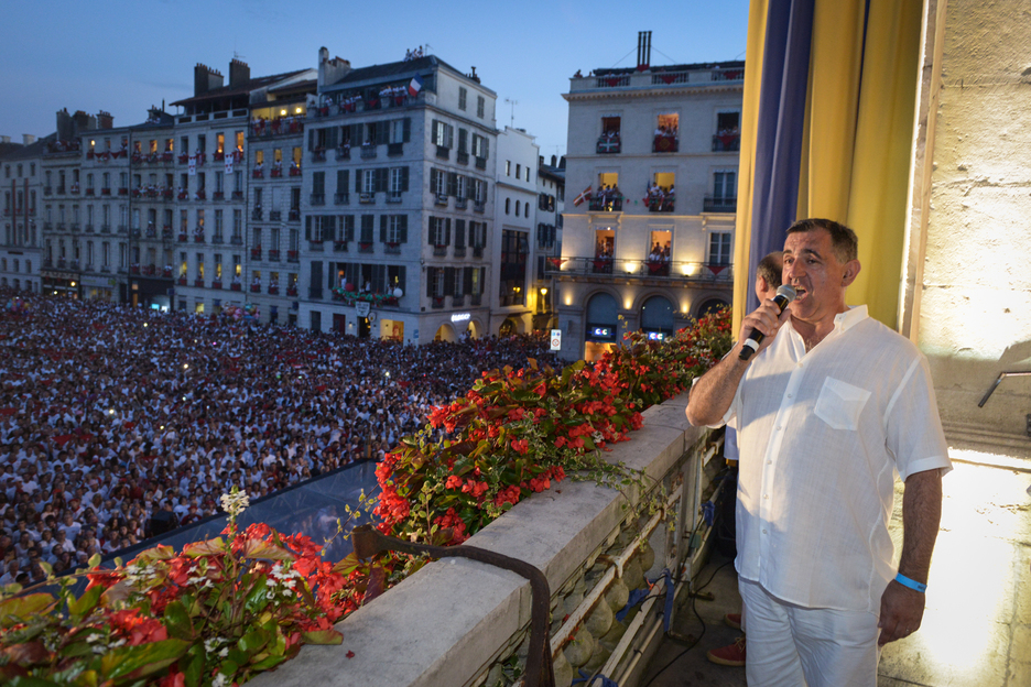 Baionako besten idekitze ofiziala, Gorka Robles. © Isabelle MIQUELESTORENA