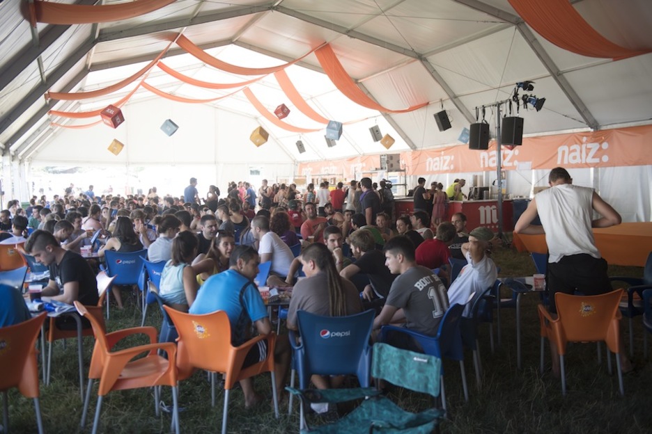 NAIZ GUNEA, repleto desde el inicio. (Gorka RUBIO/ARGAZKI PRESS) NAIZ GUNEA, repleto desde el inicio. (Gorka RUBIO/ARGAZKI PRESS)