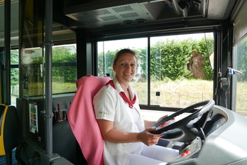 Audrey Vanhaecke conduit les bus, un métier qui lui permet d'être dans les fêtes  