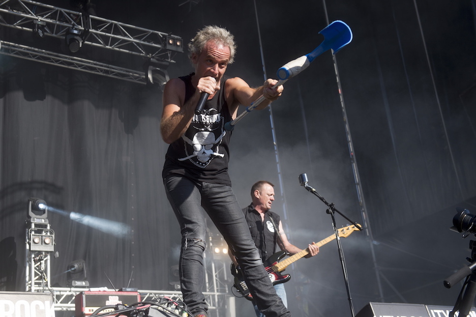 Lendakaris Muertos, con muleta y todo. (Iñigo URIZ / ARGAZKI PRESS) Lendakaris Muertos, con muleta y todo. (Iñigo URIZ / ARGAZKI PRESS)