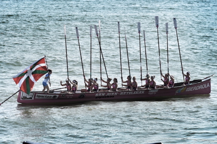 Las remeras de San Juana celebran su victoria en Getxo. (ARGAZKI PRESS)