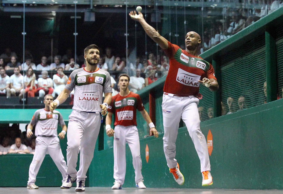 Pour finale du Master des Fêtes de Bayonne, ce sont les duos Larralde-Amulet et Waltary-Guichandut qui se sont affrontés au trinquet Jean-Marie Mailharro. ©Bob EDME