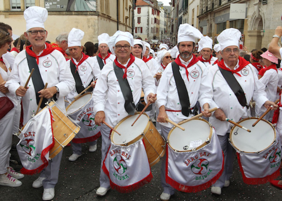 Baionako besten azken eguna iruditan. ©Bob EDME