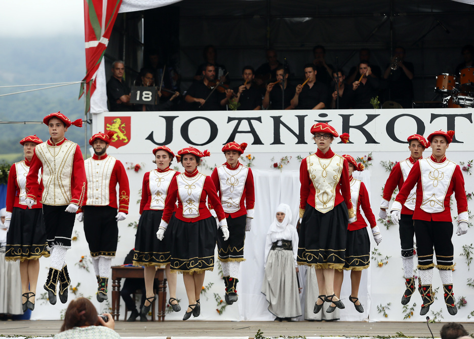 Cette année, la pastorale se base sur l'oeuvre de Joana Etchart, qui a vécu enfant à Alçay. Elle a été "très émue" lorsque son projet a été retenu. ©Bob EDME