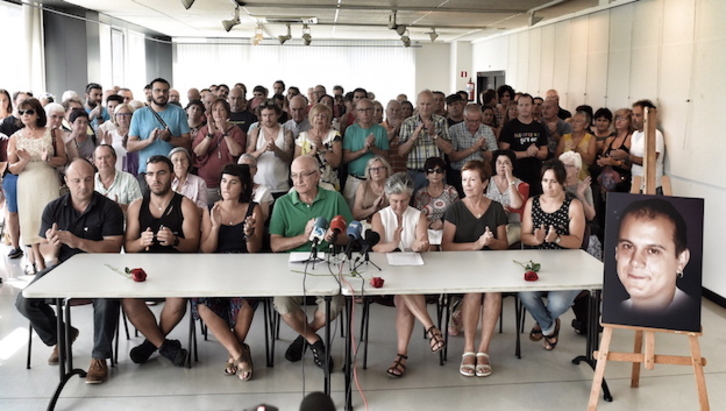 Comparecencia de familiares, allegados y vecinos y vecinas de Galdakao. (ARGAZKI PRESS)