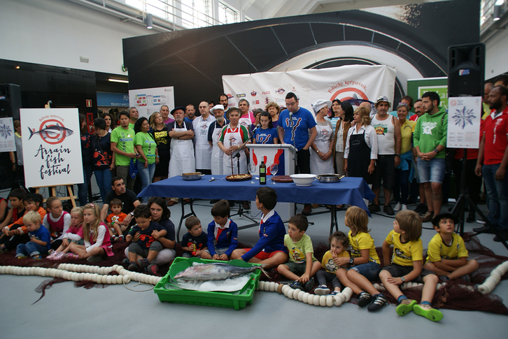 Presentación del IV Arrain Fish Festival. (Bilboko Konpartsak)
