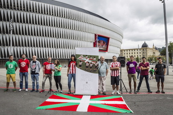Acto por la ikurriña celebrado en los terrenos del viejo San Mamés. (Aritz LOIOLA / ARGAZKI PRESS)
