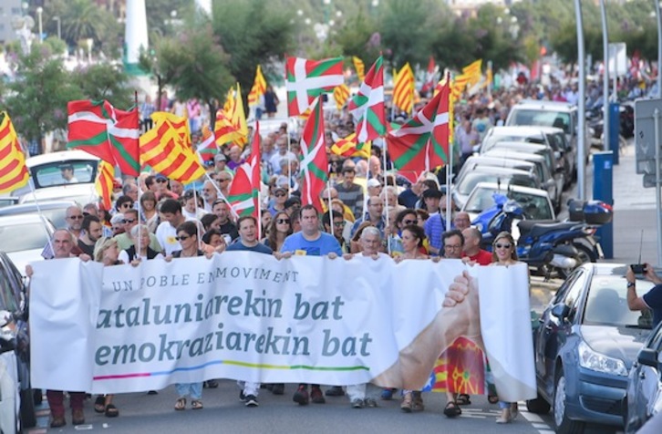 Manifestación convocada por EH Bildu en solidaridad con Catalunya. (Idoia ZABALETA/ARGAZKI PRESS)