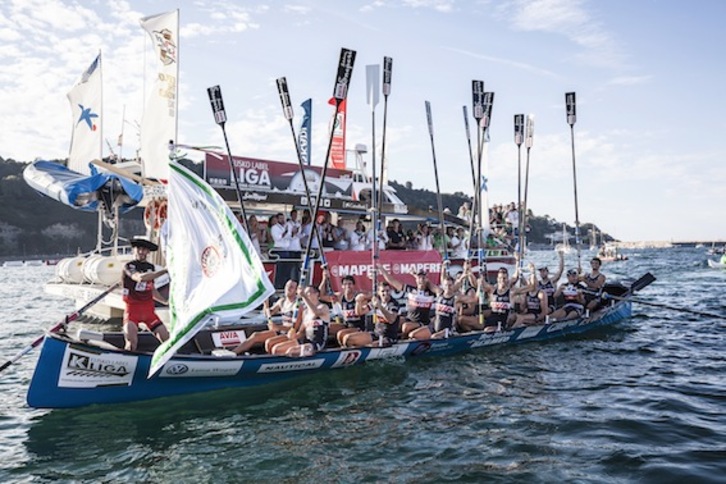 Urdaibai se ha impuesto en aguas de Hondarribia. (Aritz LOIOLA/ARGAZKI PRESS)
