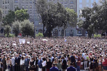La plaza de Catalunya, abarrotada. (Javier SORIANO / AFP)