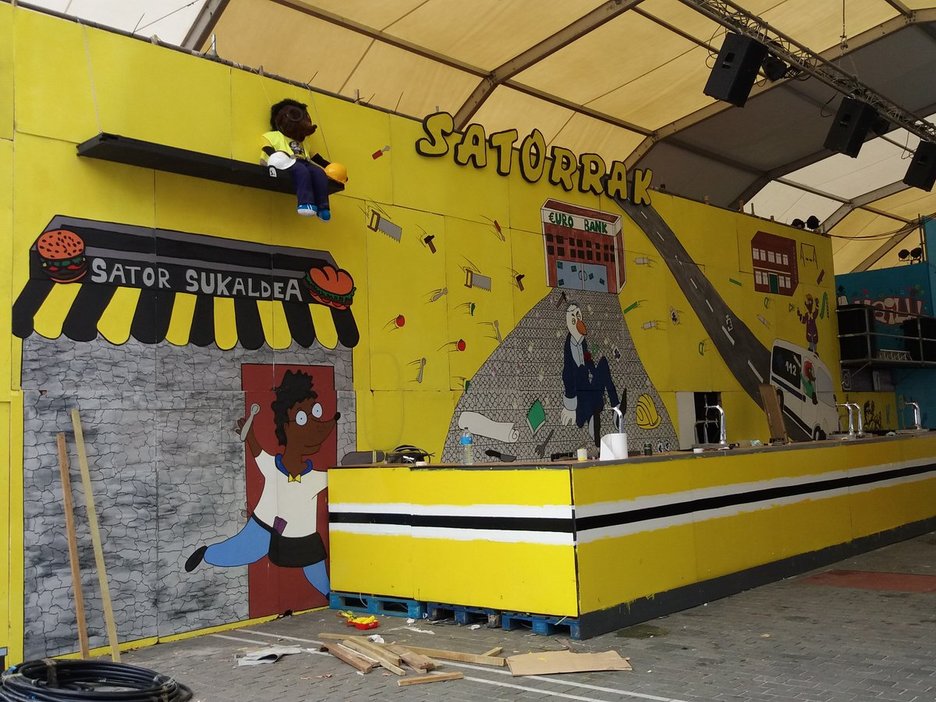 Txosna de Satorrak. (@goikodeustu) Txosna de Satorrak. (@goikodeustu)